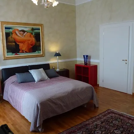 Lady Vendégház 4*